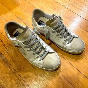 Authentic Golden Goose Superstar Women’s Sneakers.
